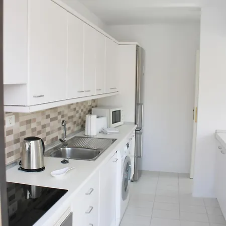 3 Bedroom Penthouse Apartment *
